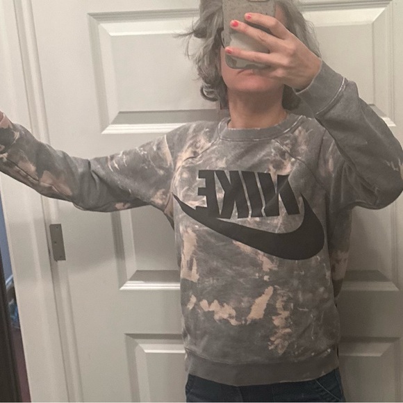 Vintage 70s grey and pink bleached tie dye Nike Sweatshirt - Picture 5 of 17
